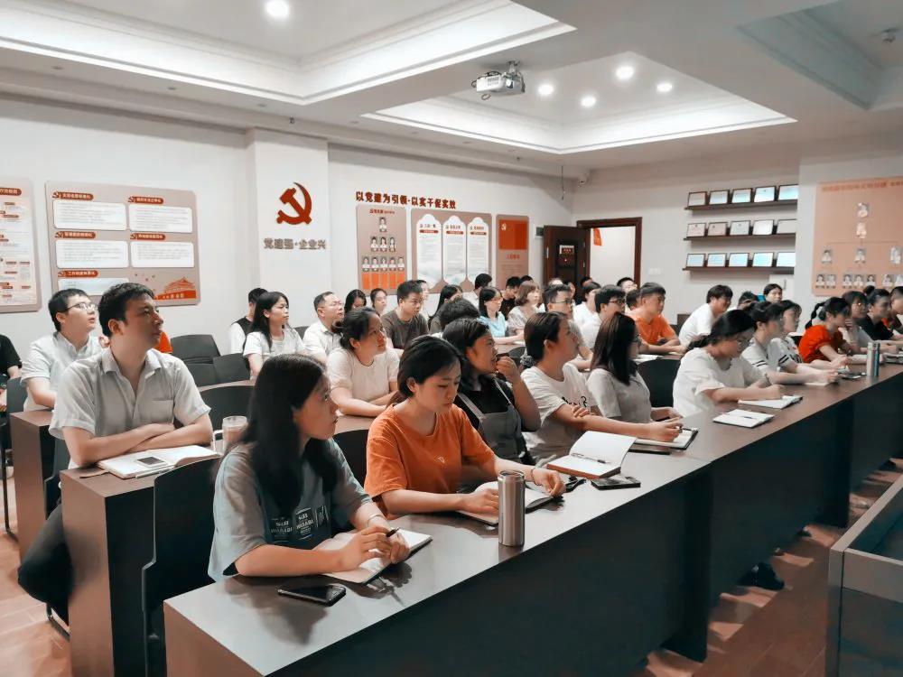 热烈庆祝建党99周年，开云链接官网组织全体骨干召开“不忘初心、牢记使命”主题教育活动